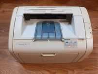 Лазерный принтер HP LaserJet 1018 + 4 шт. картриджей.
