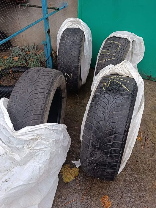 Комплект шин, резина/гума Bridgestone Blizzak LM-80 225/65 R17 - зима