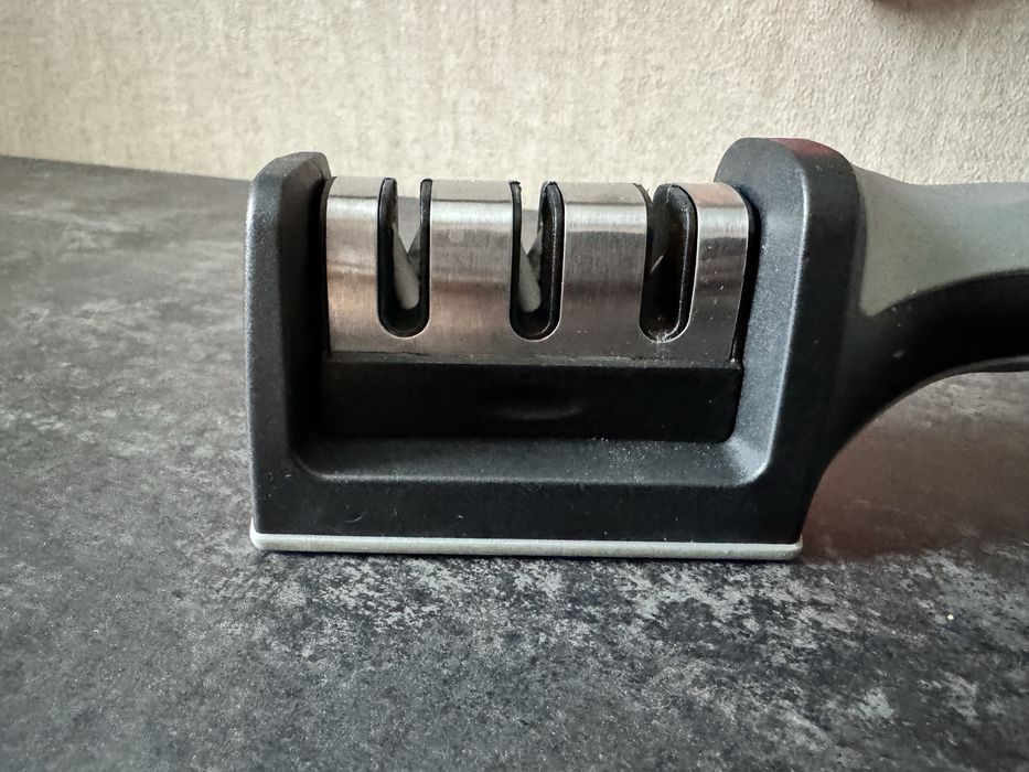 Точилка для ножей ручна