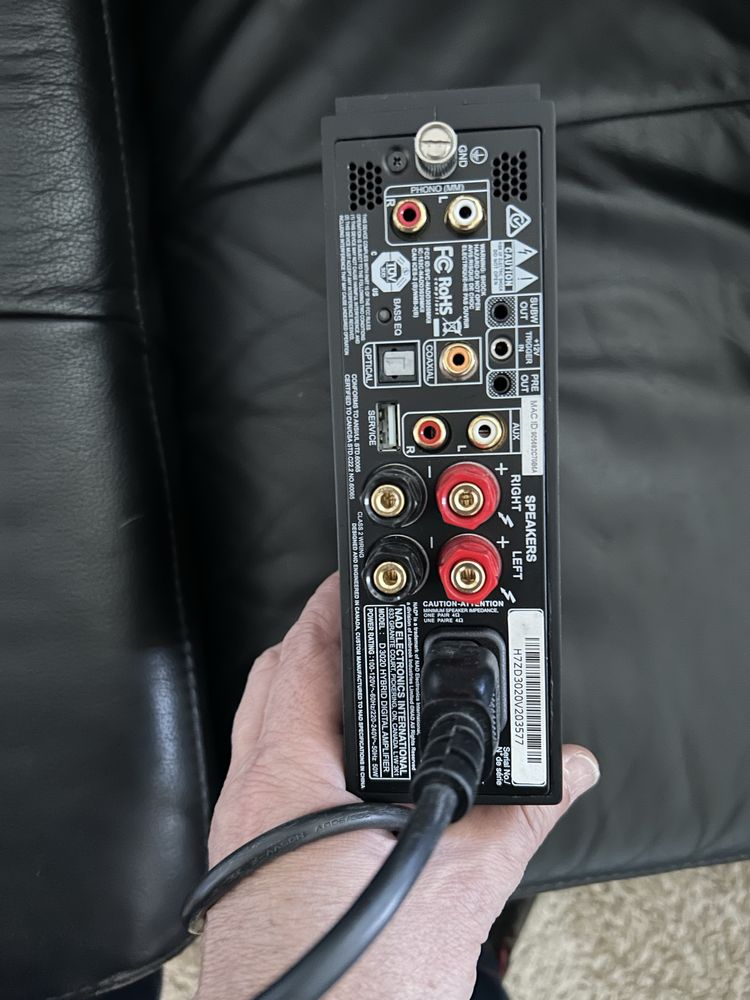 Amplificador NAD 3020 V2