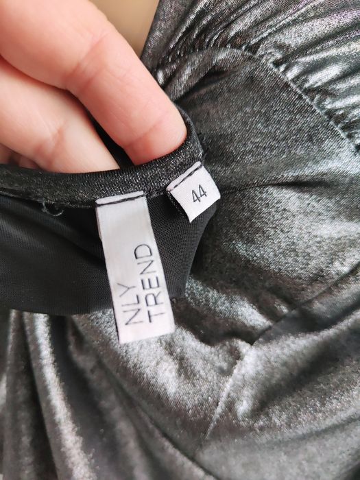 Srebrna sukienka koktajlowa okolicznościowa Andrzejki Sylwester 44