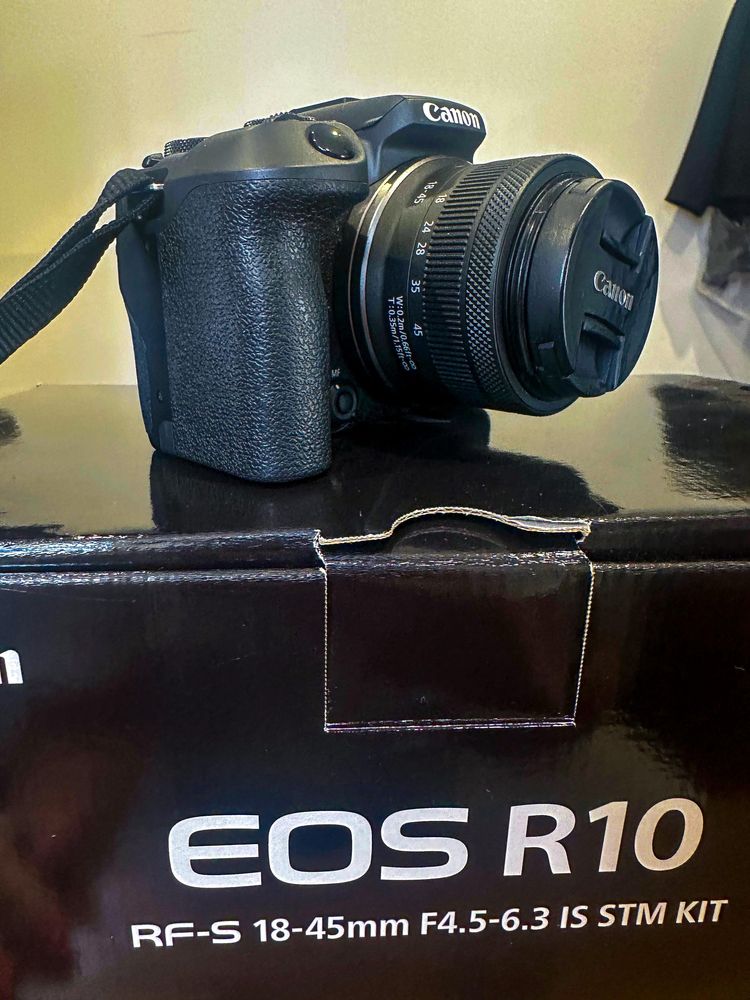 Canon EOS R10 + Lente RF-S 18-45mm f/4.5-6.3 IS STM