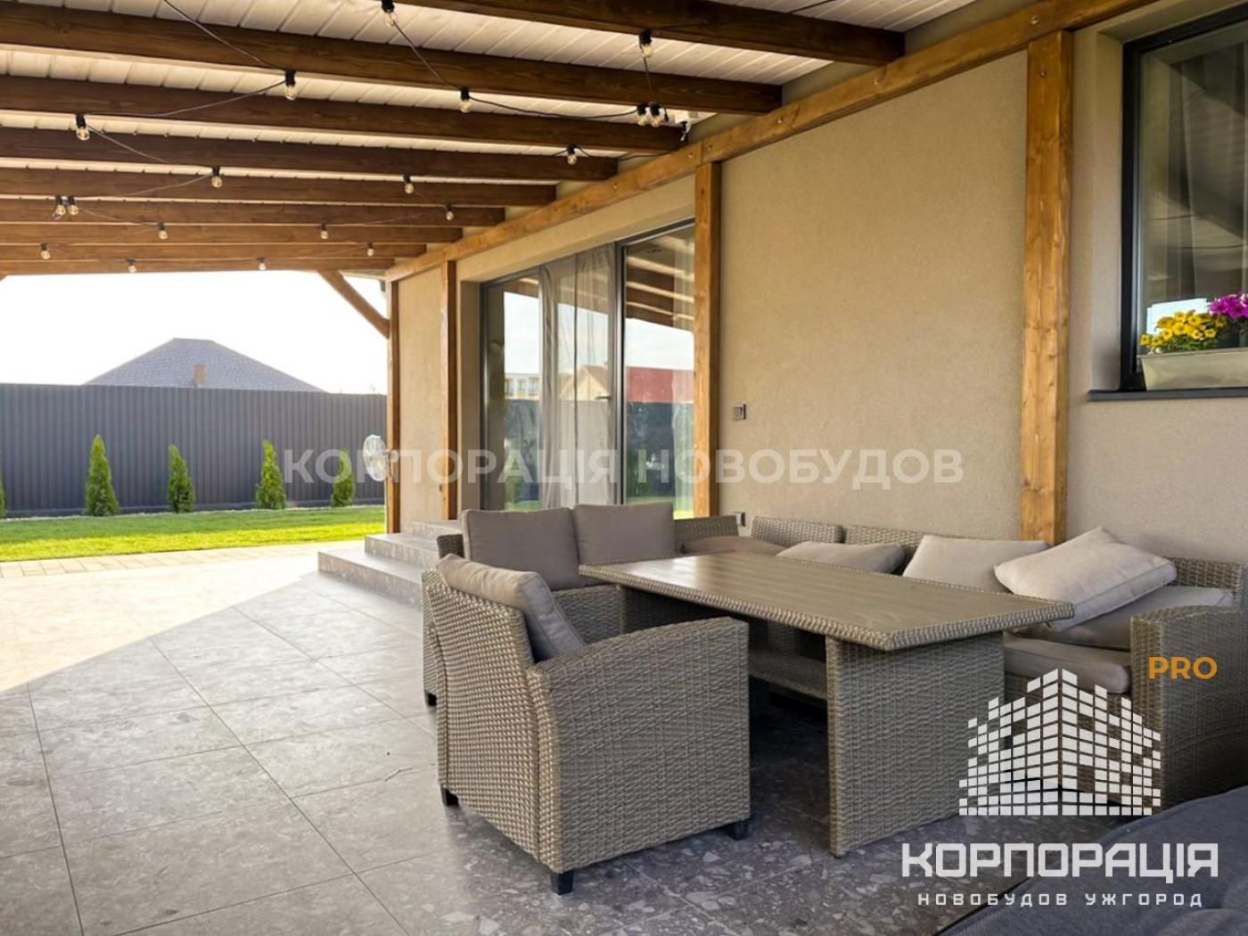 Продаж будинку з ремонтом, меблями, технікою, каміном та басейном