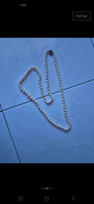 Colar de pérolas Akoya, com fecho em ouro