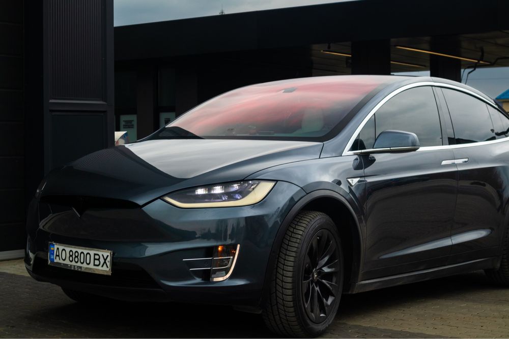 Продам Tesla Model X 2016 року випуску з CSS 2
