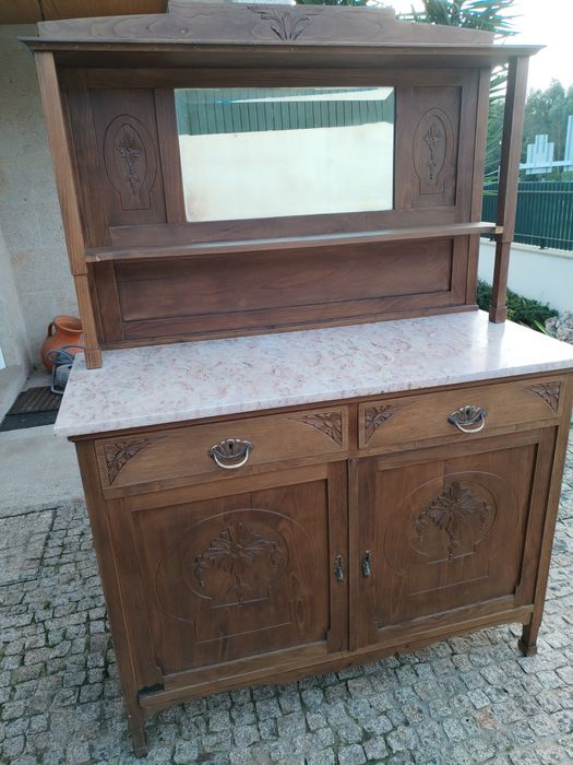 Móvel antigo (+180 anos)