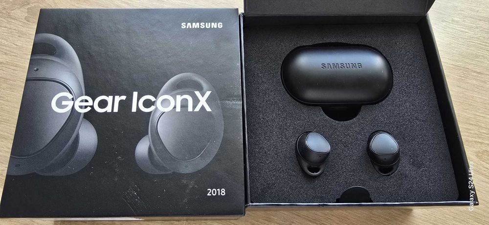 Samsung Gear IconX (2018) (SM-R140)