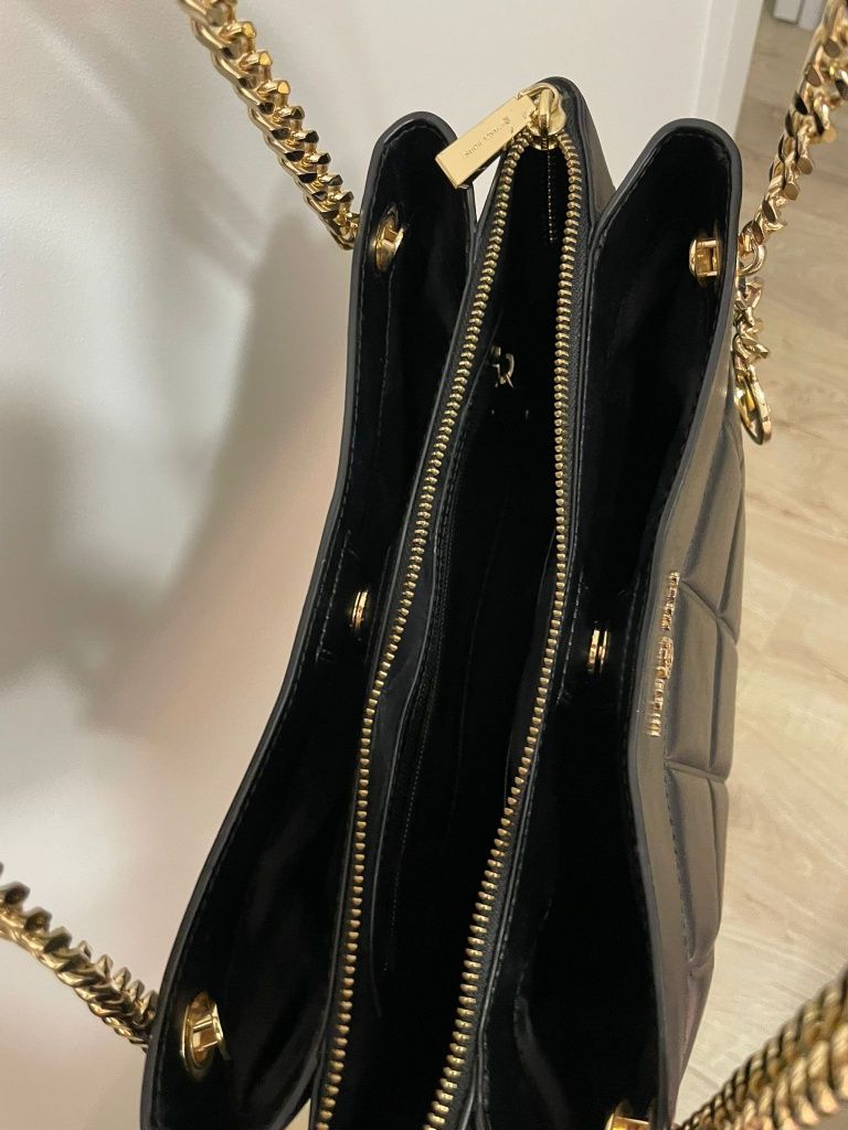 Czarna torebka skórzana Michael Kors