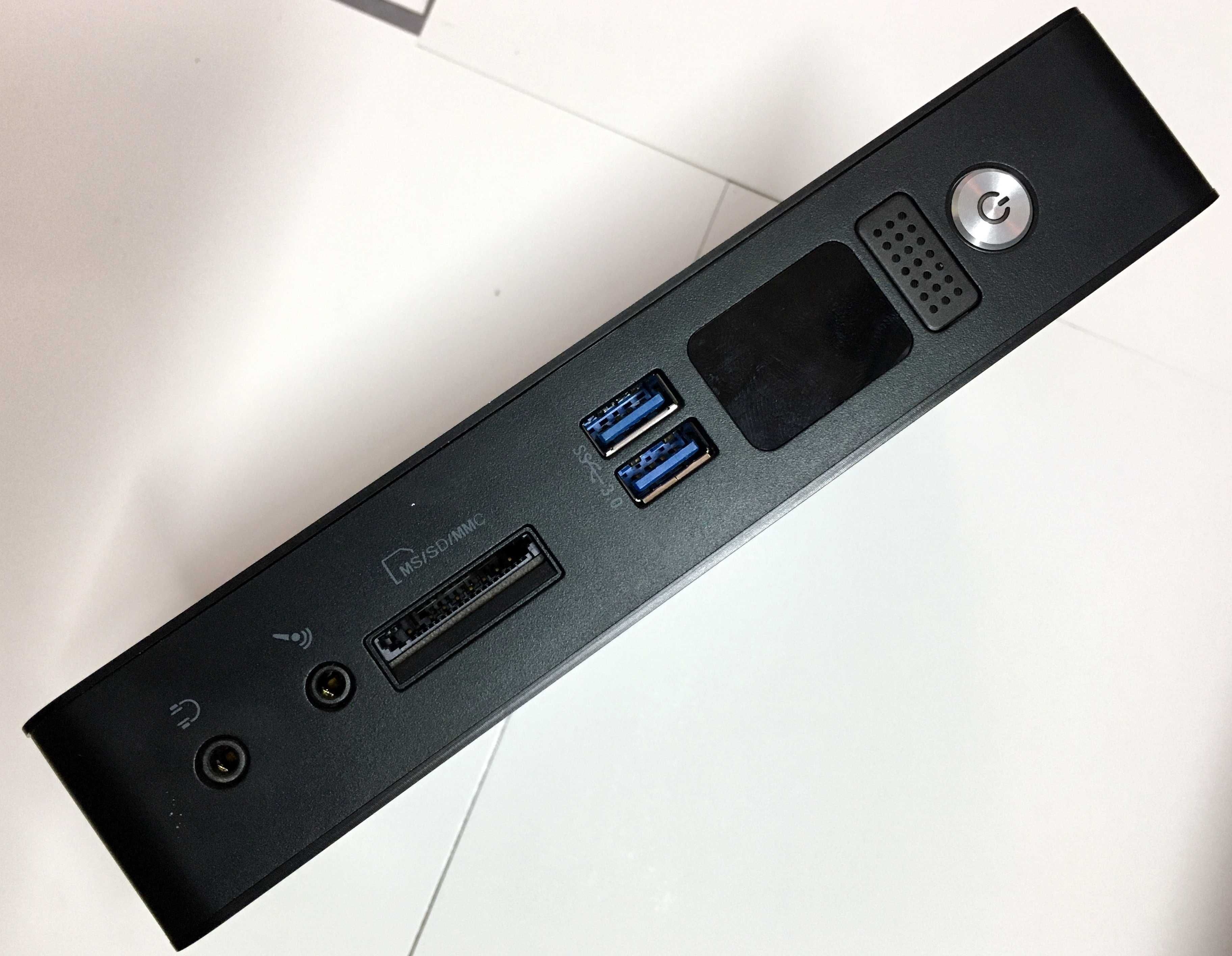 Неттоп Foxconn NanoPC  AT-5570 (AMD C-70/4Гб DDR3/SSD 120Гб/HD 7290)