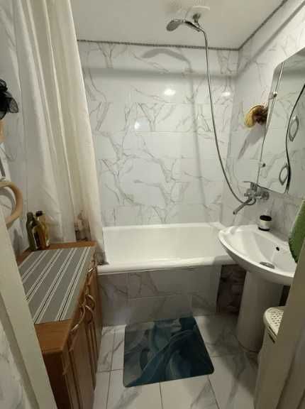 Продам двухкомнатную квартиру в Корабельном районе (р-н 48 школы)