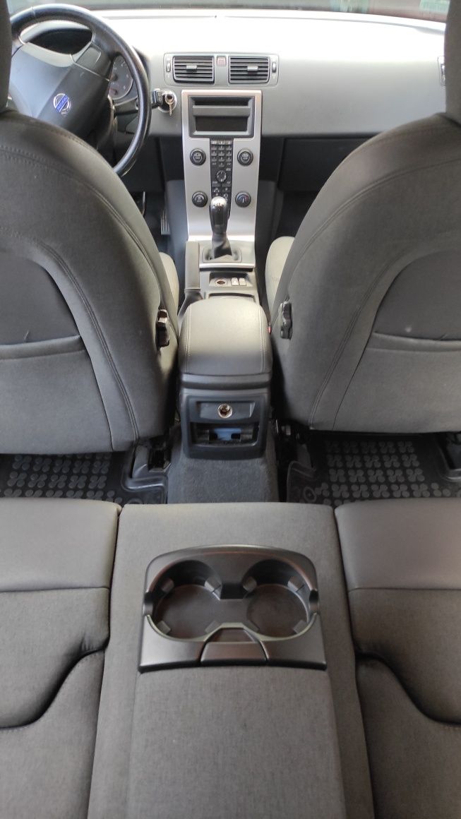 PILNIE SPRZEDAM Piękne Volvo V50 1,6D 2006r w ciągłym użytkowaniu!