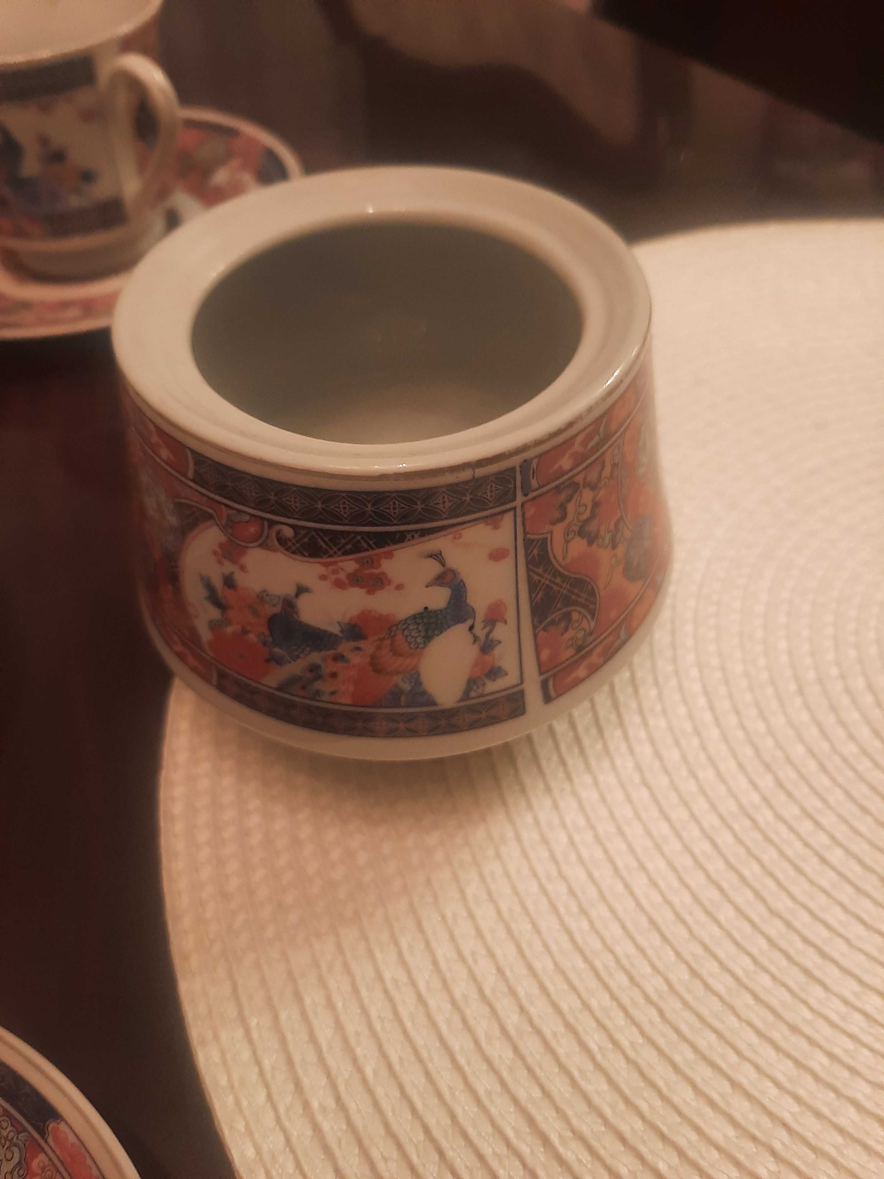 chińska porcelana do kawy z czasów PRL filiżanki talerzyki motyw pawia