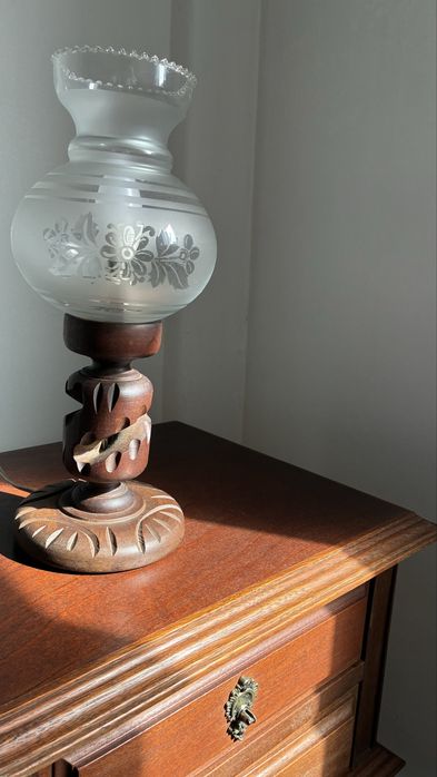 Cama de madeira com estrado