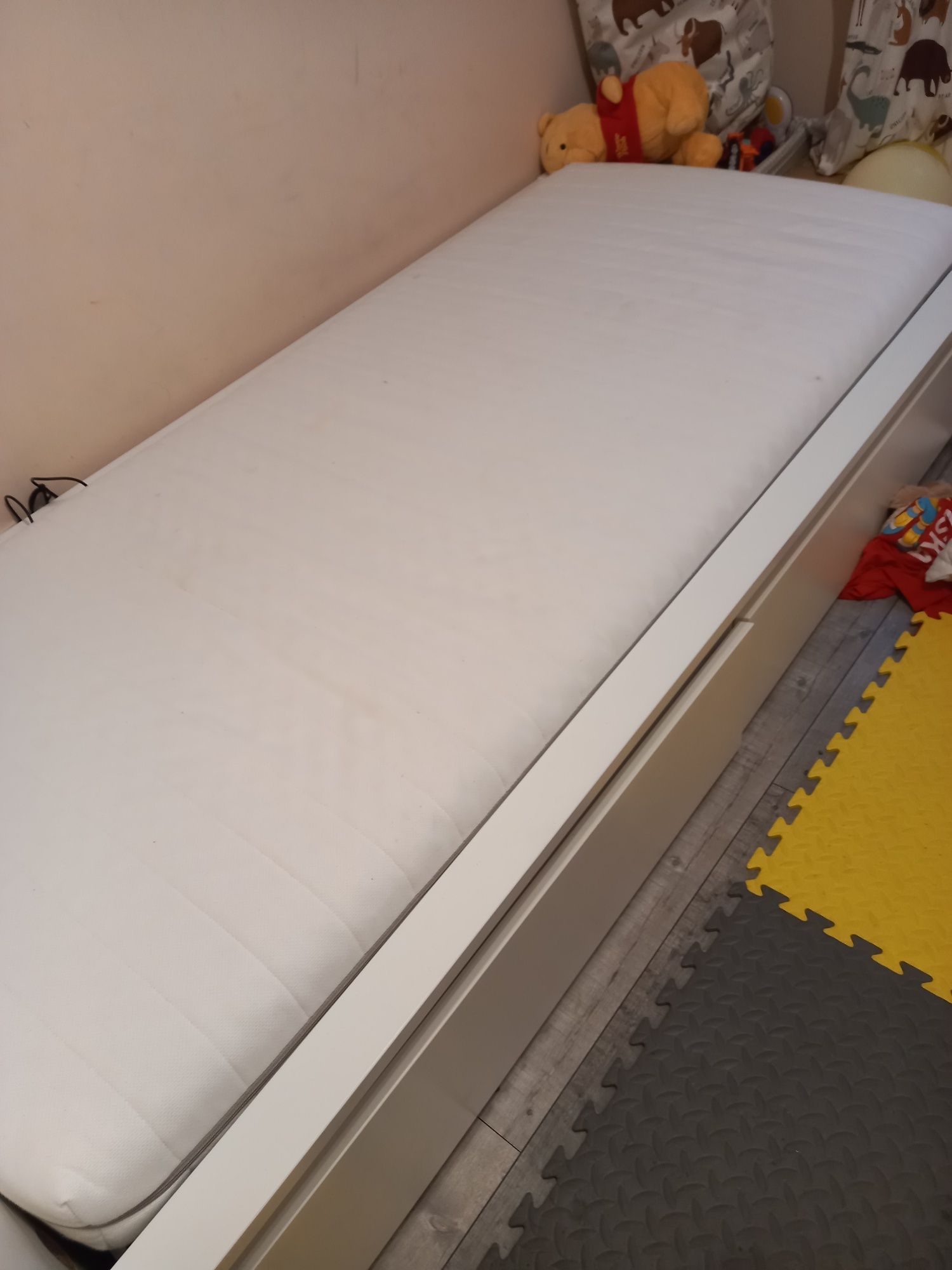 Łóżko  Malm z szufladami z Ikea 90/200  z materacem