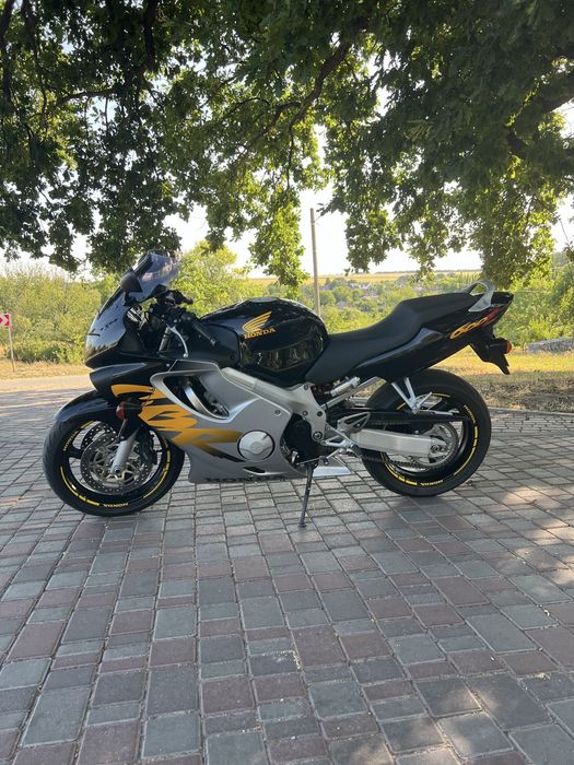 Продам Honda cbr600F4