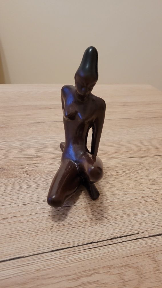 Figurka kobiety murzynki
