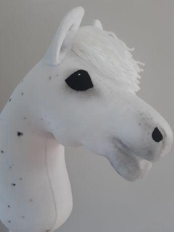 Hobby horse siwy w hreczce