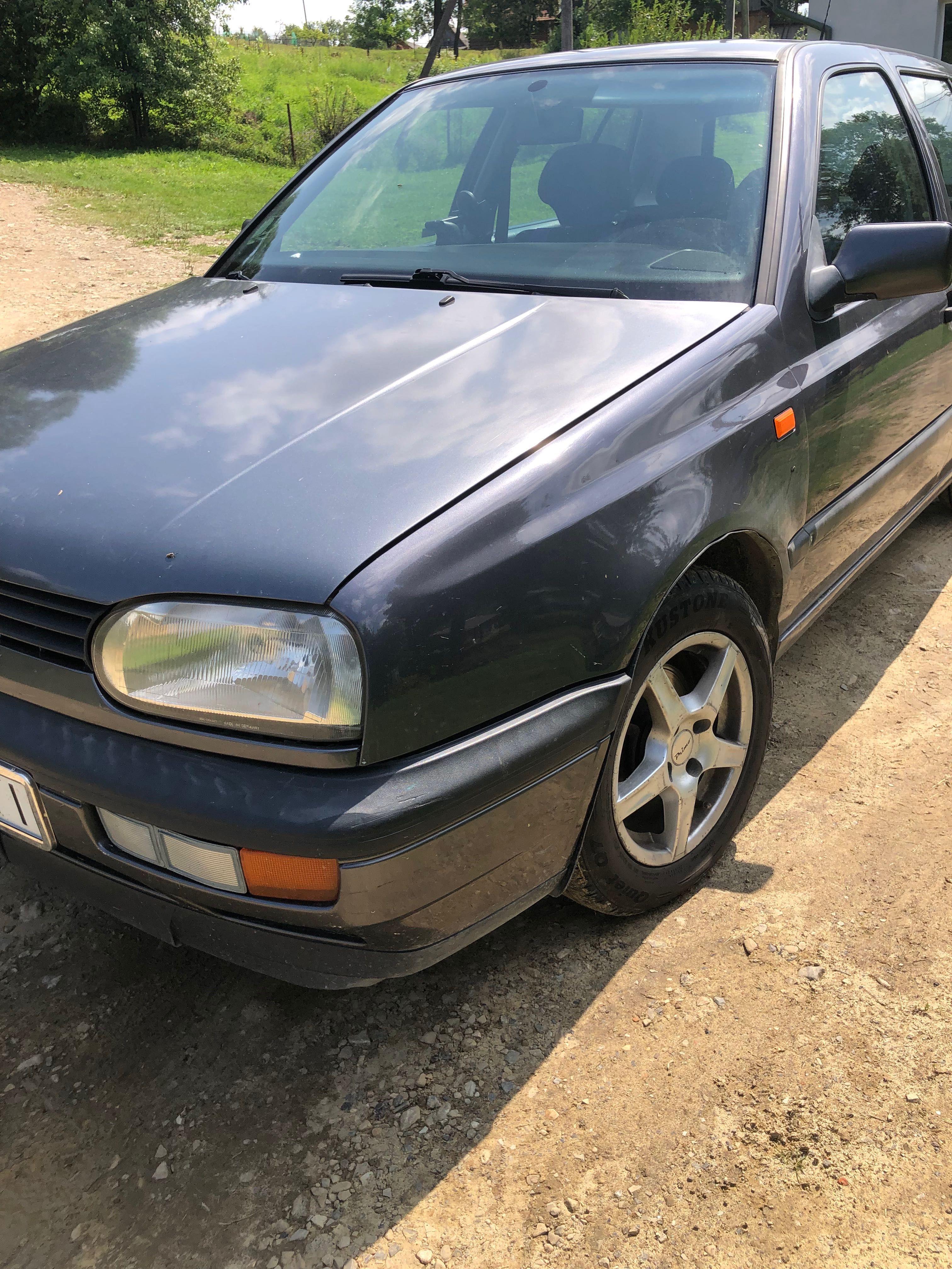 Автомобіль Volkswagen Golf