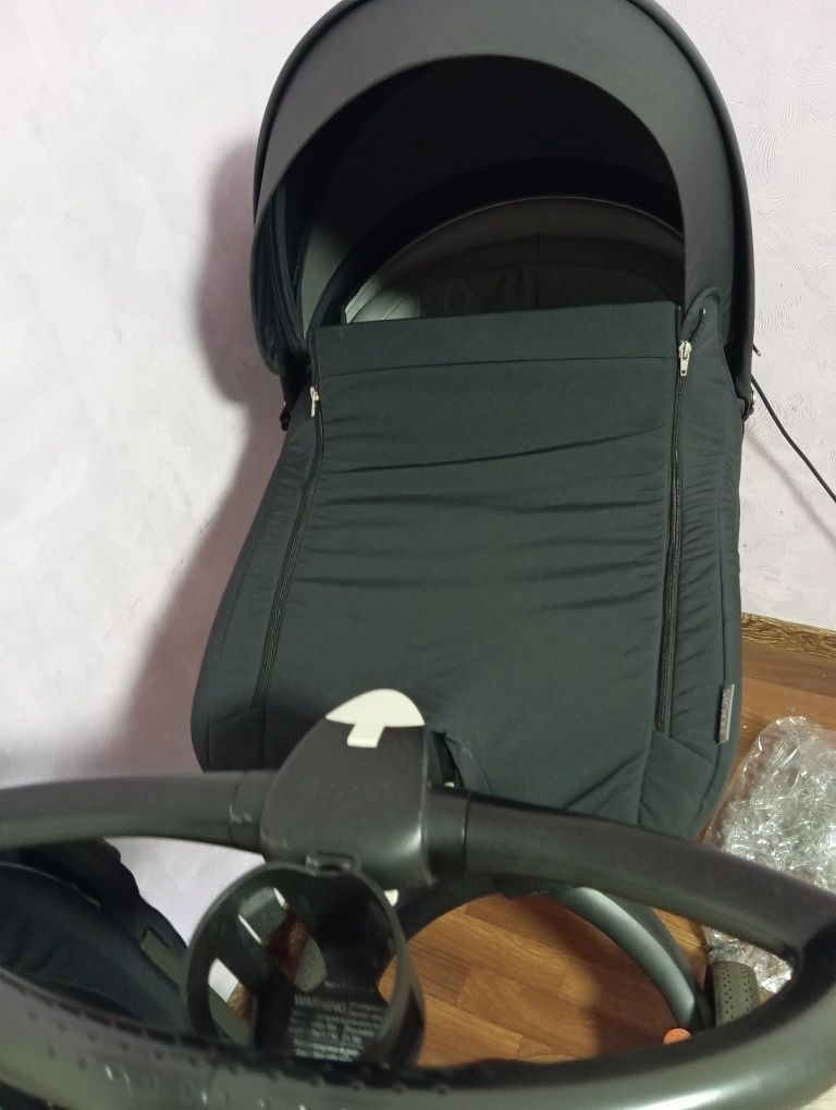 Коляска Stokke V 5