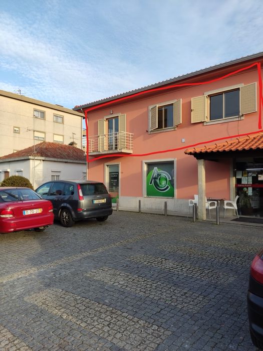 Aluga-se andar moradia com 3 quartos em Delães (Famalicao)