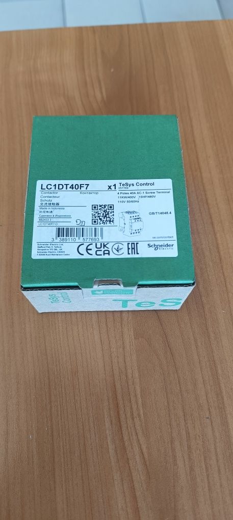 Stycznik mocy 40A LC1DT40F7 AC-1 110v 4P  Schneider Nowy