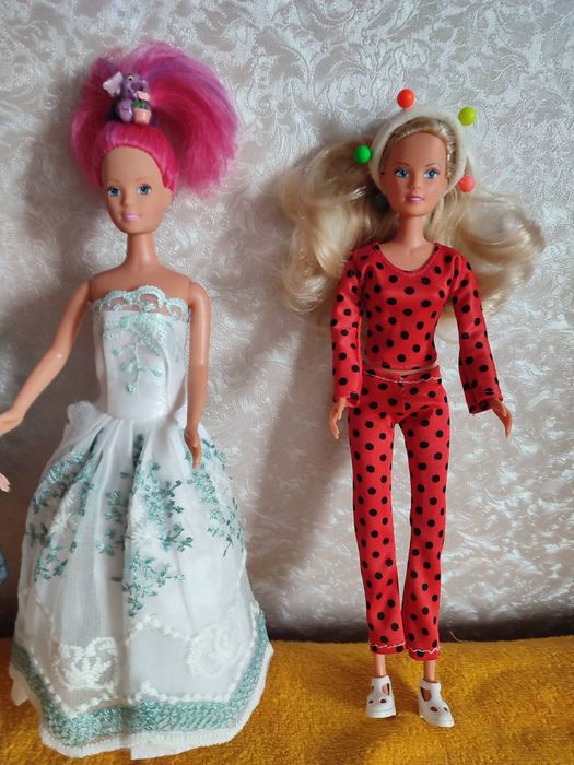 Продаю кукол Барби 4 шт.опт дешевле.и кукольную мебель.