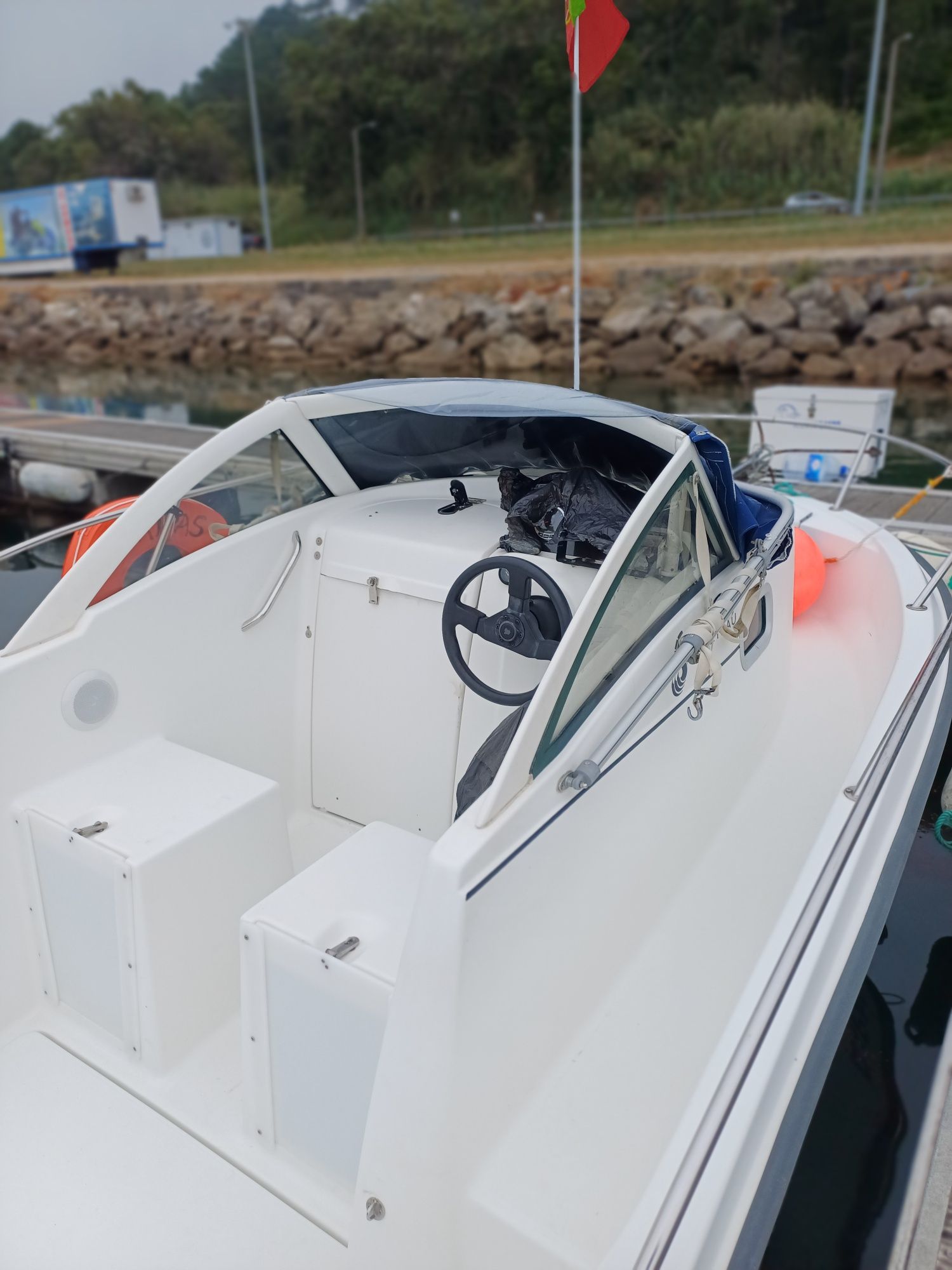 Barco jeanneau 550wa motor mercury  80cv  com garantia ate final do a