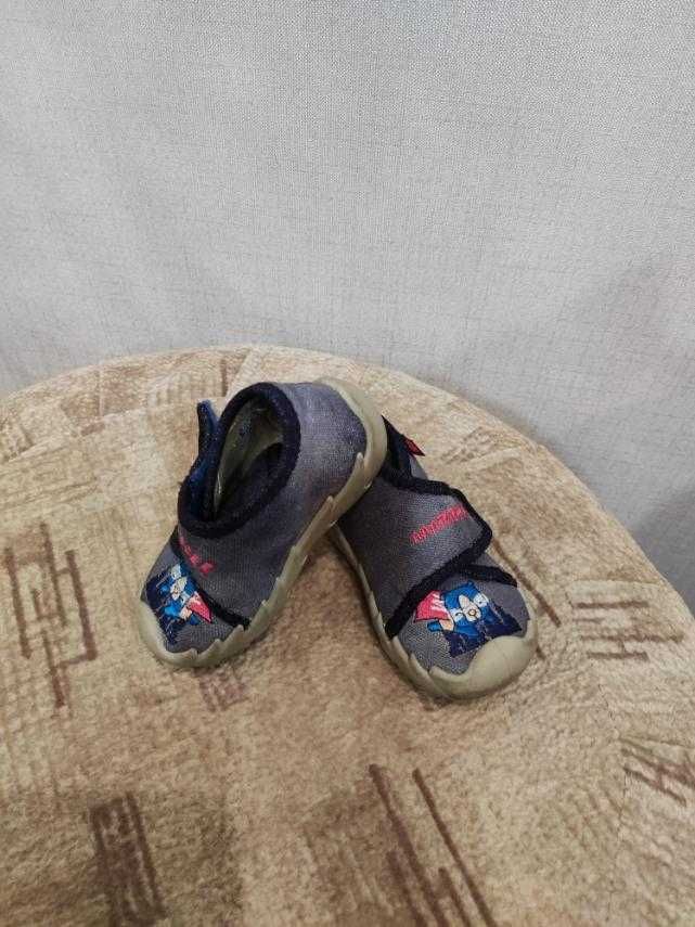 Срочно. Детская обувь  19 размер мальчик, первая обувь для ребенка.