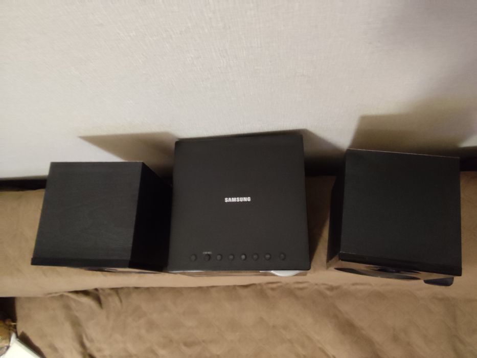 Домашний кинотеатр микро SAMSUNG  (DVD, Mp-3, USB, FM)