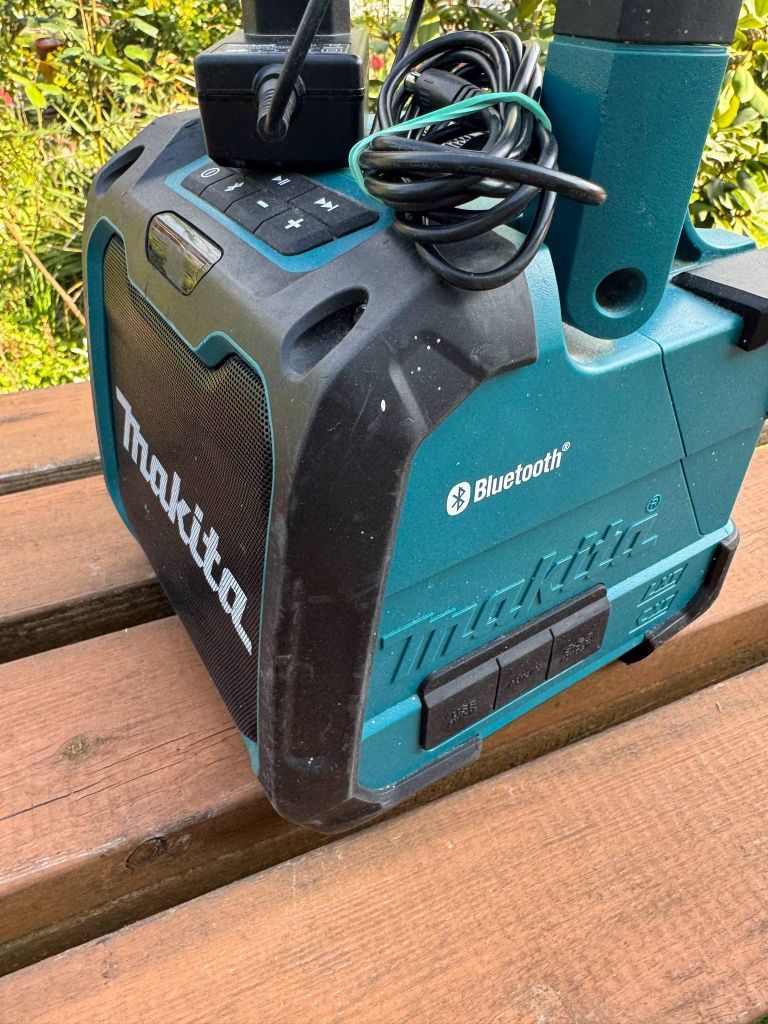 Radio Makita DMR200