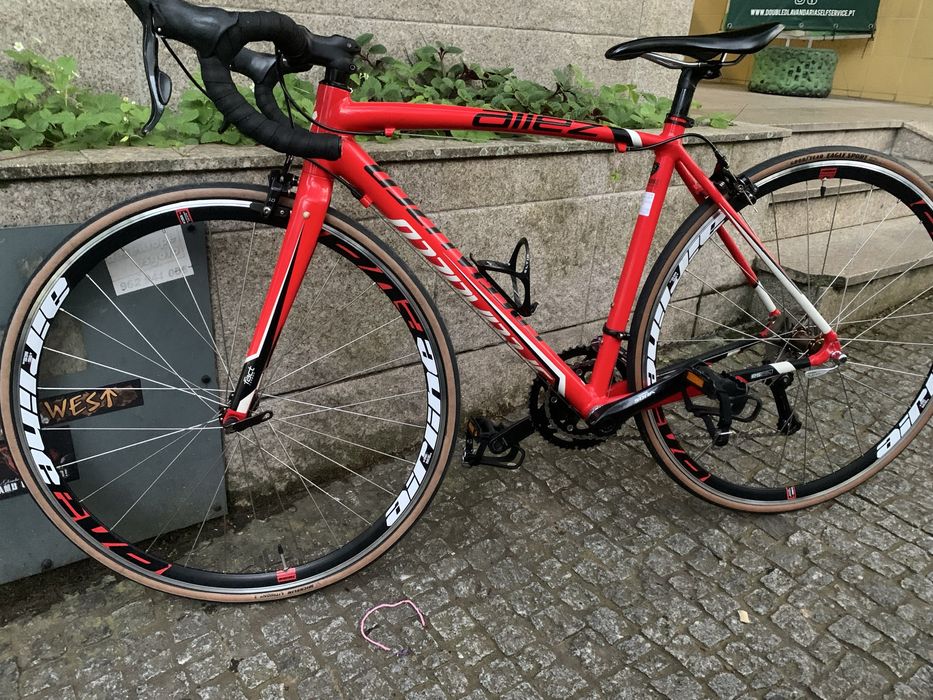 Bicicleta - Specialized Allez - quadro 52
