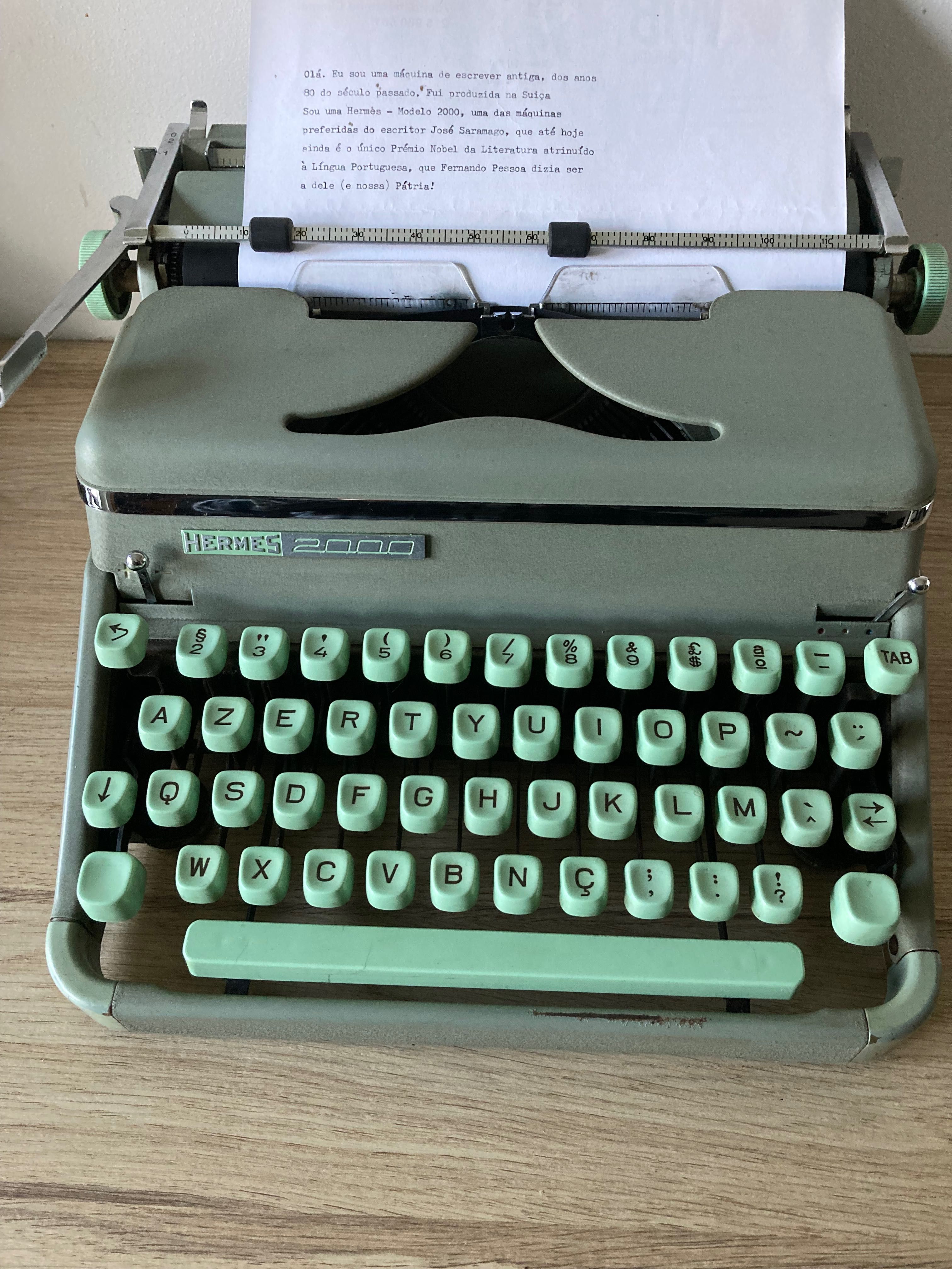 Máquina de escrever  - Hermes 2000