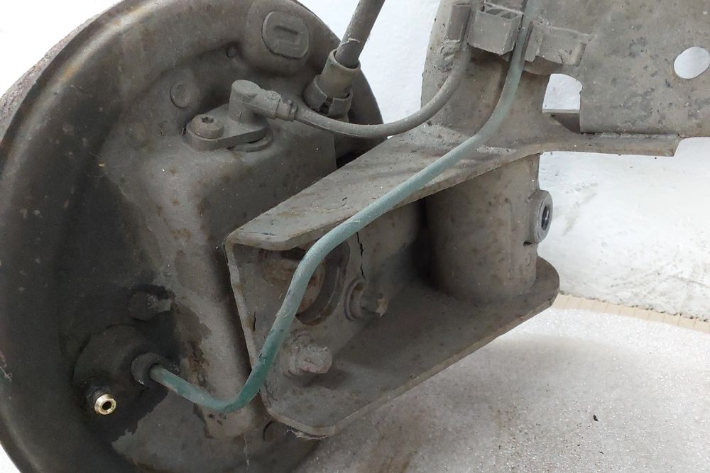 Eixo traseiro tambor RENAULT Clio II Société (SB0/1/2_)