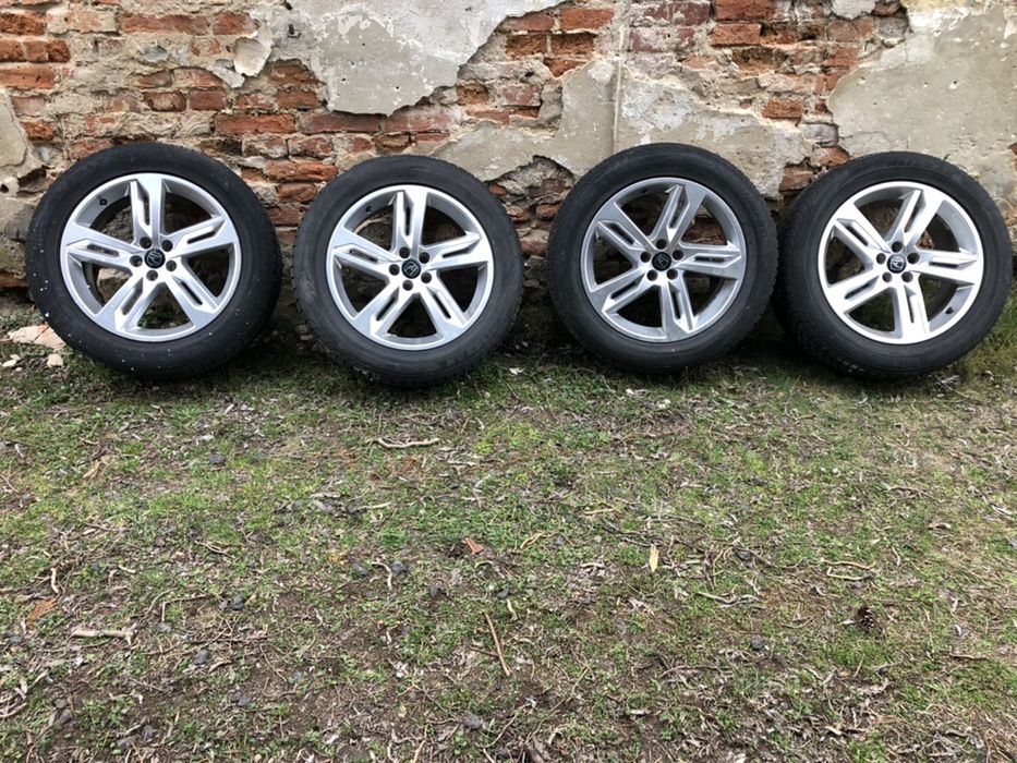 Koła/felgi z oponami oryginalne Range Rover 235/55/19