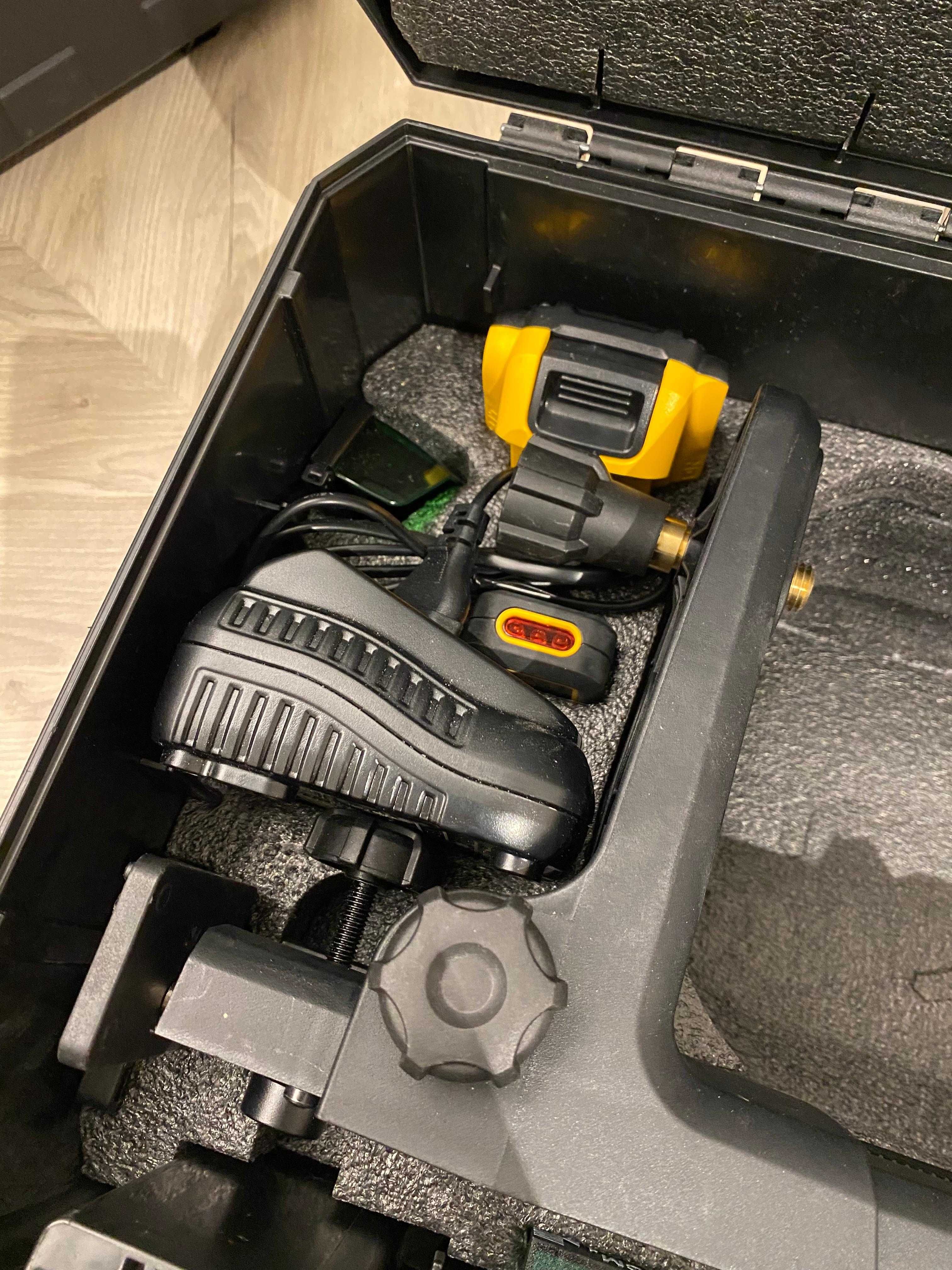 DeWALT Laser Autonivelante Rotativo DCE079D1R