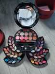 Paleta do makijażu Douglas glam palette 2023 cienie do powiek róże