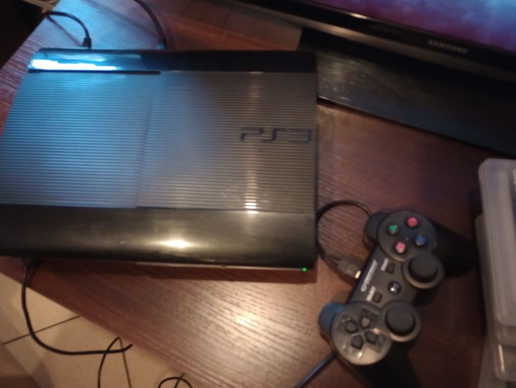 Konsola PS3 Pad plus gry PlayStation 3