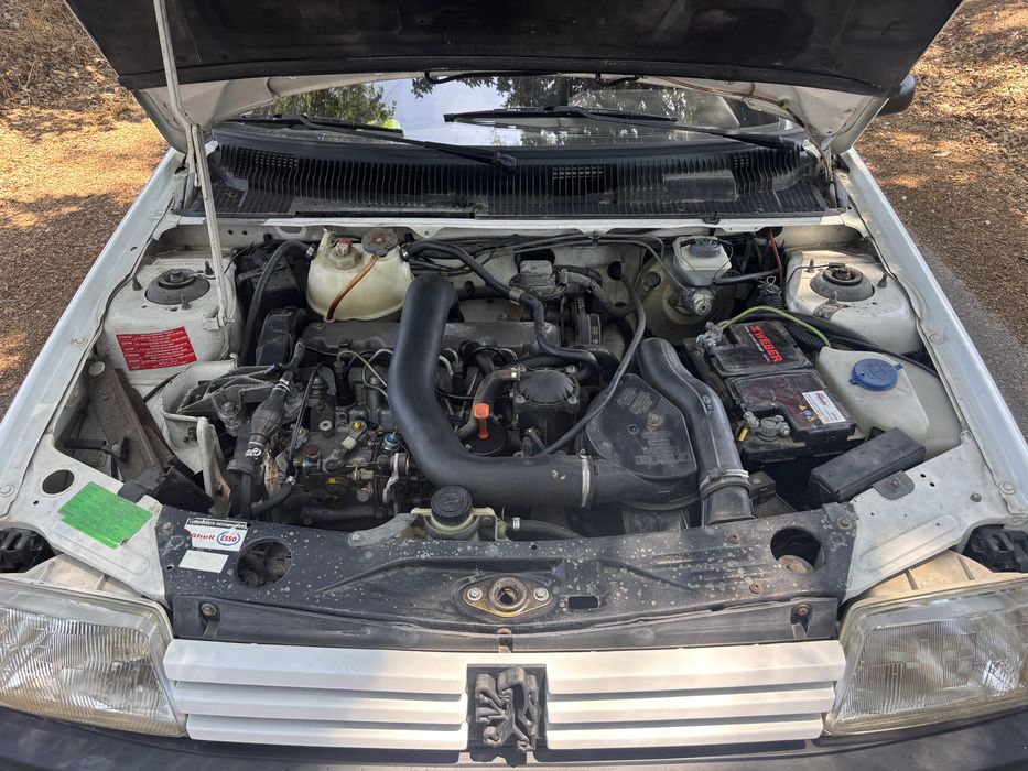 Peugeot 205 XAD c/ Direção Assistida e 160 mil kms