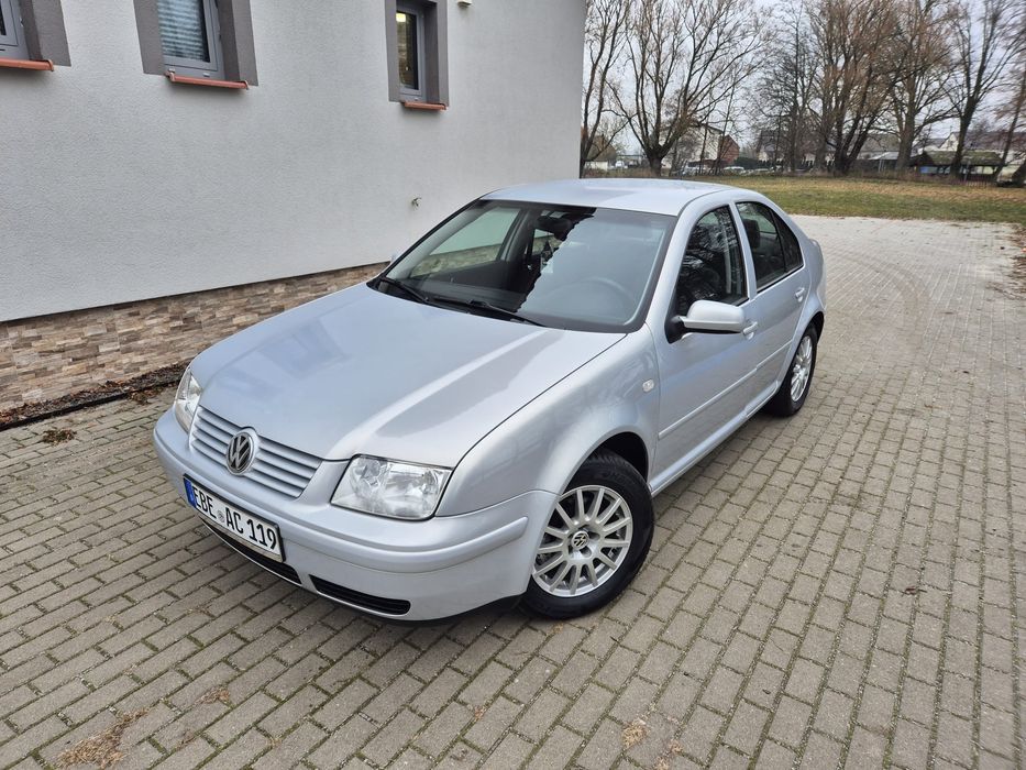 VW Bora 2000r. 1.6 Benzyna Klimatronic Alu Hak Wzorowy Stan