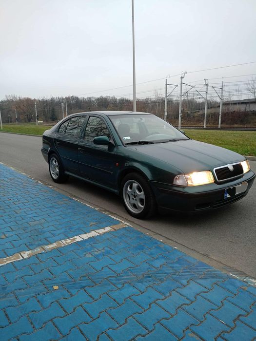 Skoda Octavia 1.6b/gaz do 2032r świeży przegląd i oc 100%sprawny