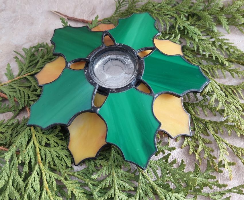 Świecznik, ręcznie wykonany ze szkła witrażowego