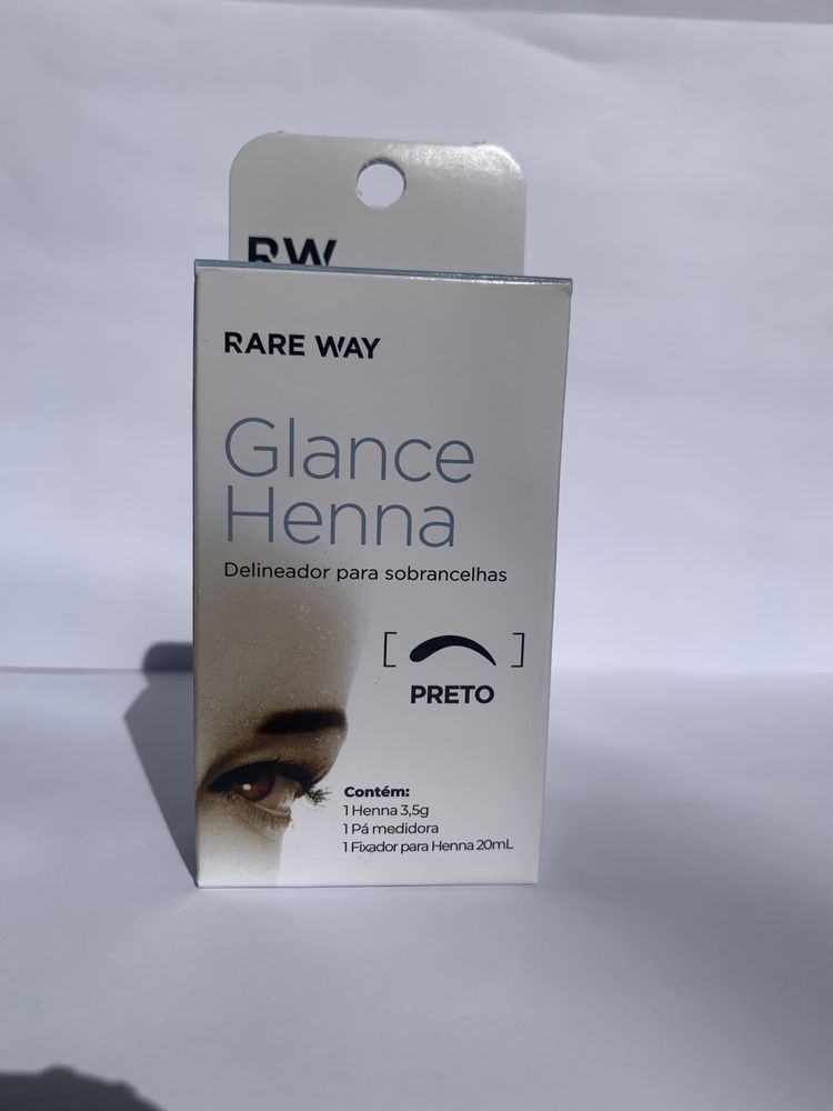 Henna Marca Glance