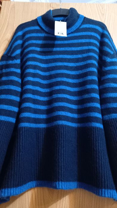 Женский модный тёплый свитер в полоску