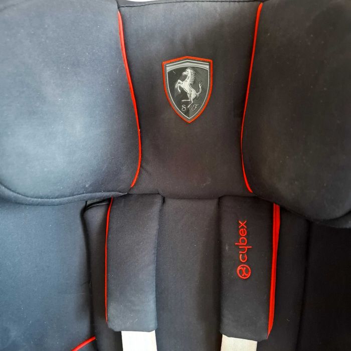 Fotelik Cybex Sirona Z i-size ferrari z bazą obrotową