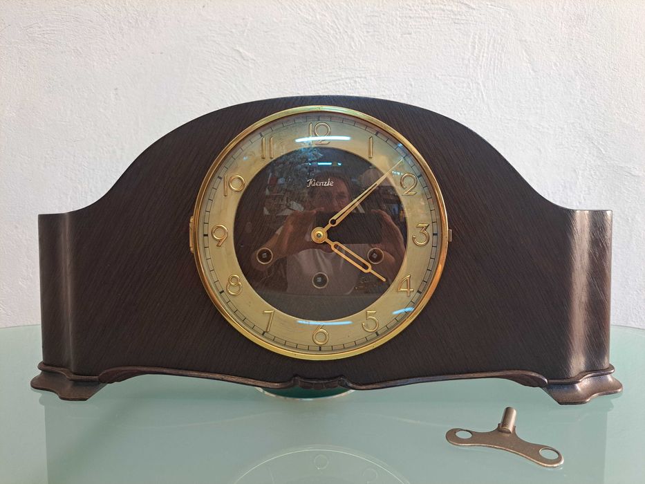 Zegar kominkowy Kienzle drewniany mechaniczny kwadransowy art deco