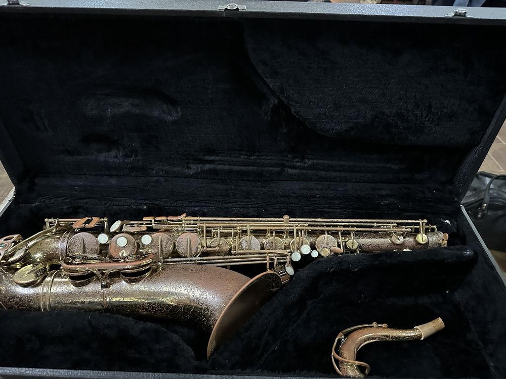 Saxofone Tenor Gold Music