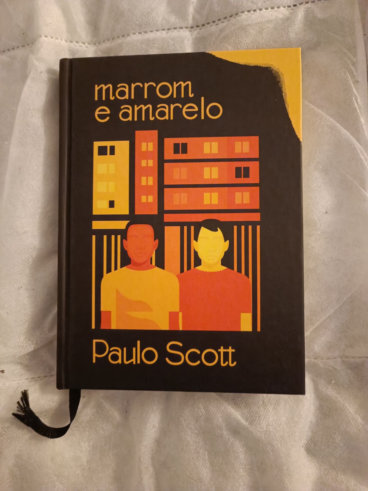 Marrom e Amarelo, de Paulo Scott