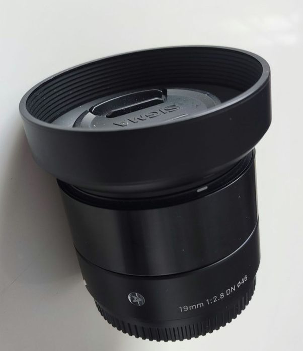 Obiektyw sigma 19mm F2.8