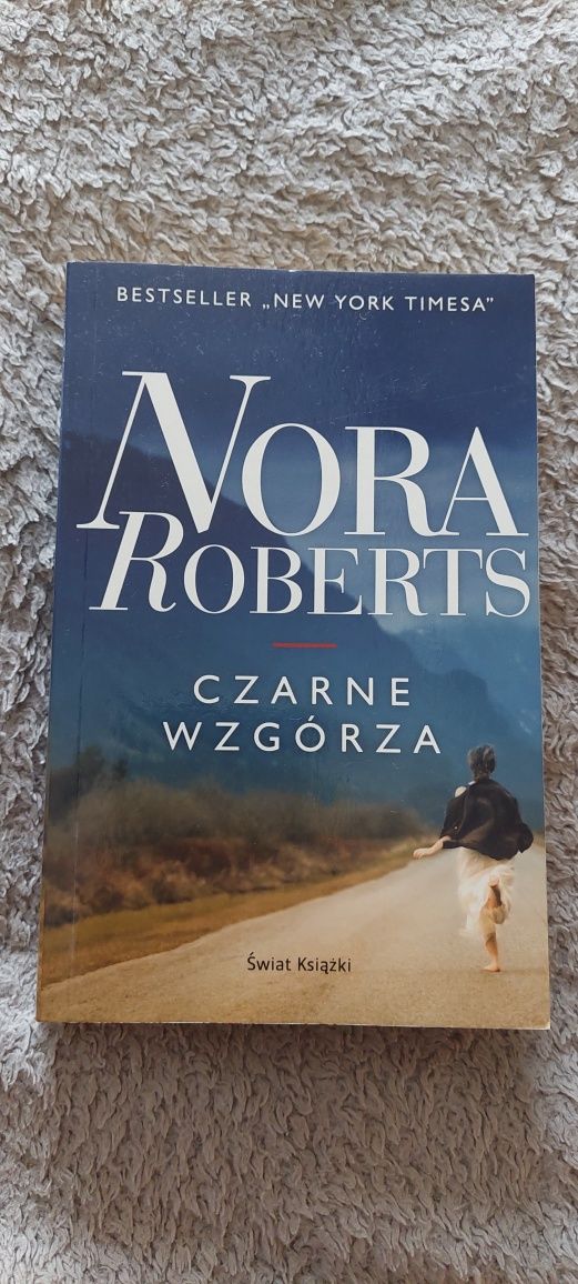 Nora Roberts Czarne Wzgórza książka