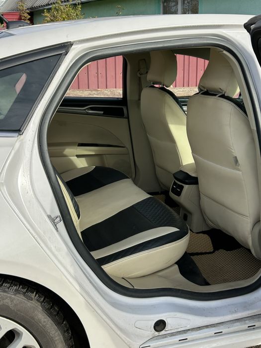 Продається авто Ford Fusion 2015 року